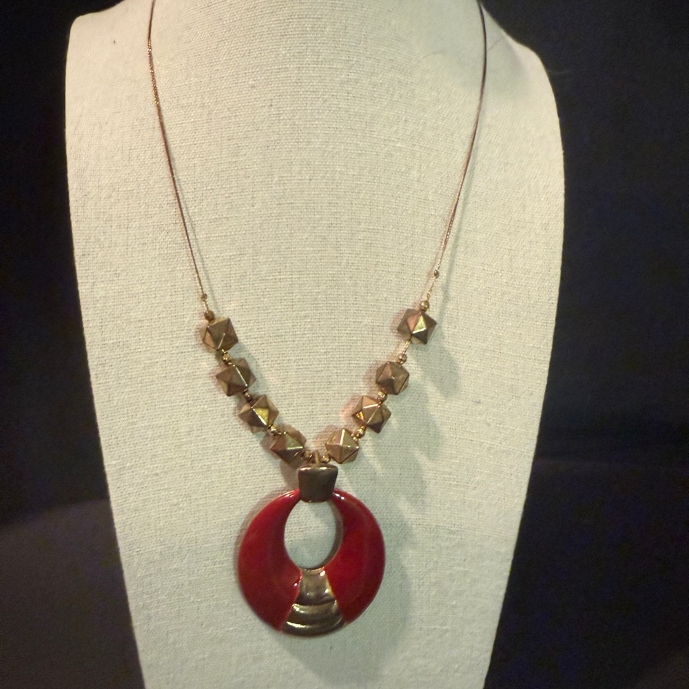 Elegant Red and Gold tone Necklace